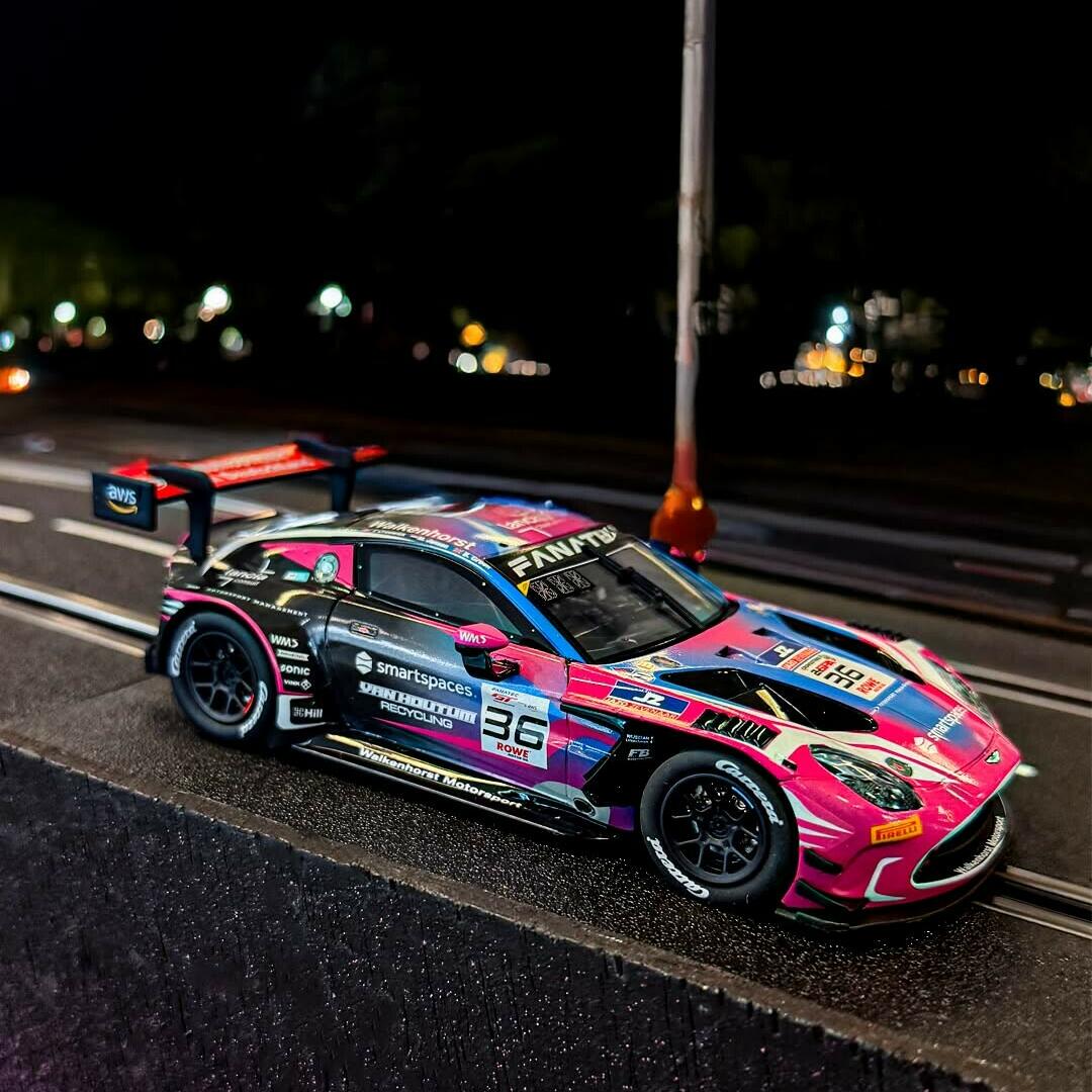 カレラ Digital132 NASCAR Daytona Challenge Carrera Digital 132 NASCAR Daytona Challenge Slot Car Set 20030042