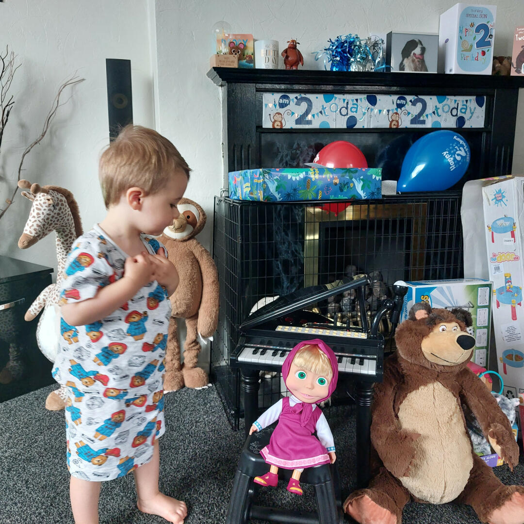 Bargain toy store outlet