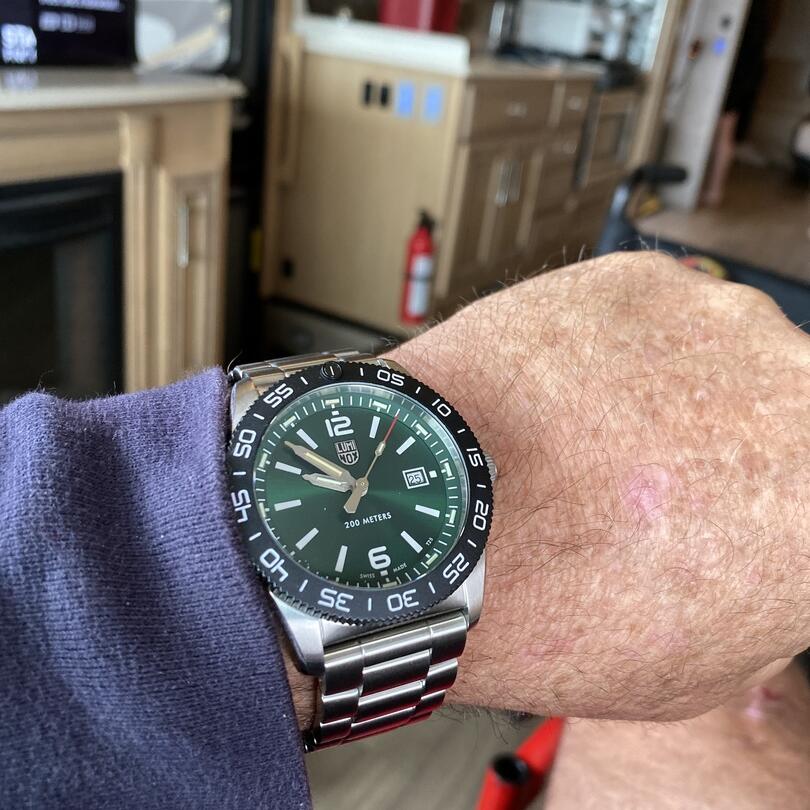 Luminox watch near me store