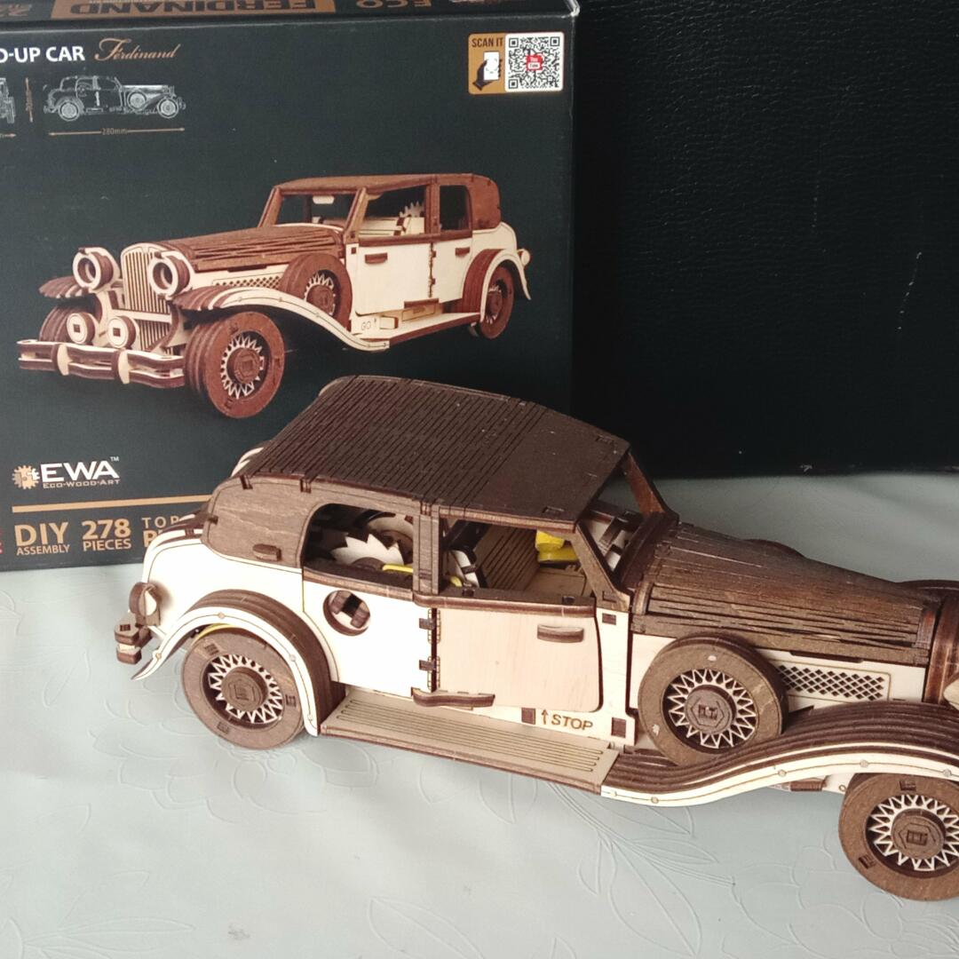 Retro car 3D wooden puzzle - Movable model in vintage car style