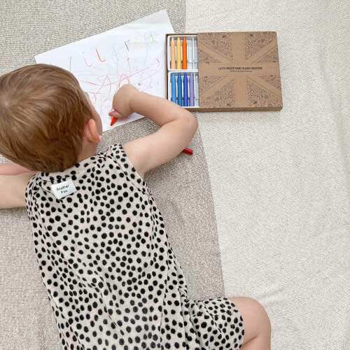 Kids Arts and Crafts - Toddlers Crayons base