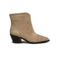 Read The Dressing Room Reviews