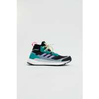 Read Sneakerworld Reviews