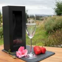 Read Personalised Favours Reviews
