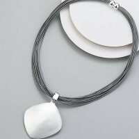 Read JULIA ROSE Reviews