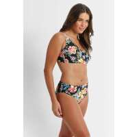 Read Sunseeker Swimwear Reviews