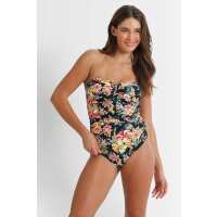 Read Sunseeker Swimwear Reviews