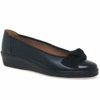 Read Charles Clinkard Reviews