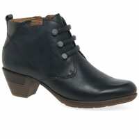 Read Charles Clinkard Reviews