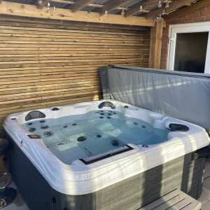 Softub Midlands Ltd 5 star review on 8th August 2022