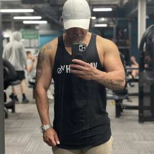 Vanquish Fitness (VQFit) Clothing Review 