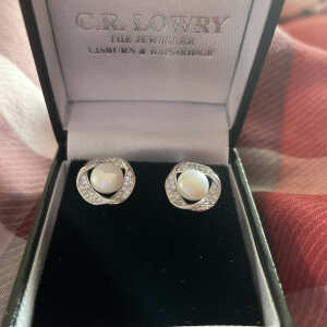 Lowry Jewellers 5 star review on 21st September 2021