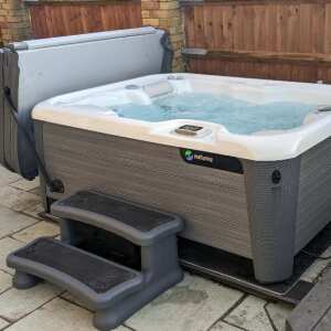 Happy Hot Tubs 5 star review on 29th January 2024