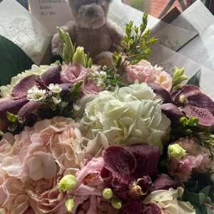 Verdure Floral Design Ltd 5 star review on 5th May 2024