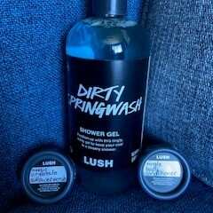 LUSH Cosmetics 5 star review on 10th April 2023