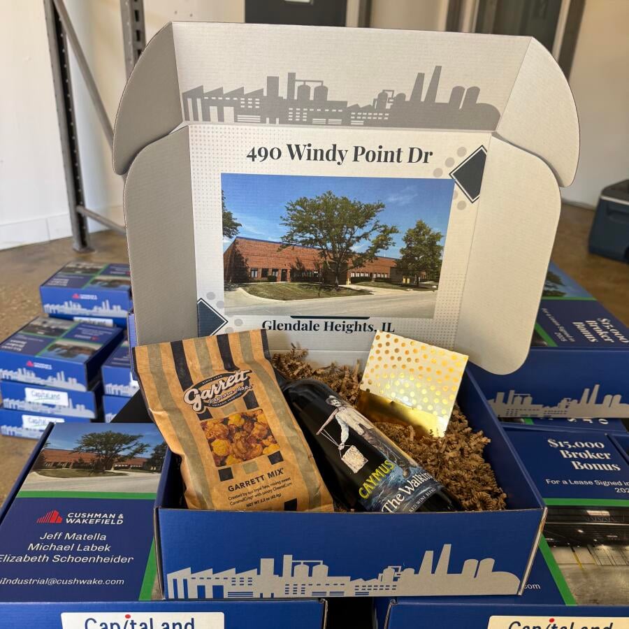 Review Image - Custom Square Mailer Box