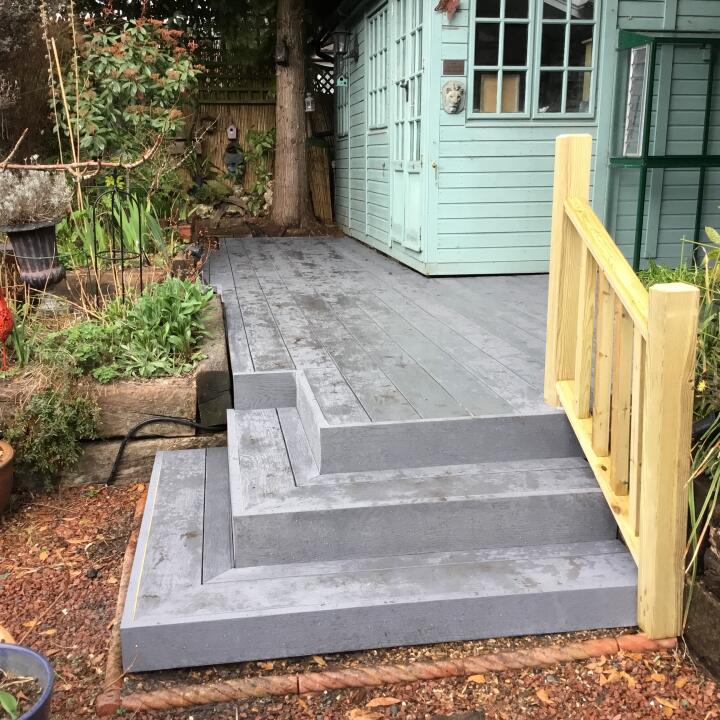London Decking Company  5 star review on 5th March 2019