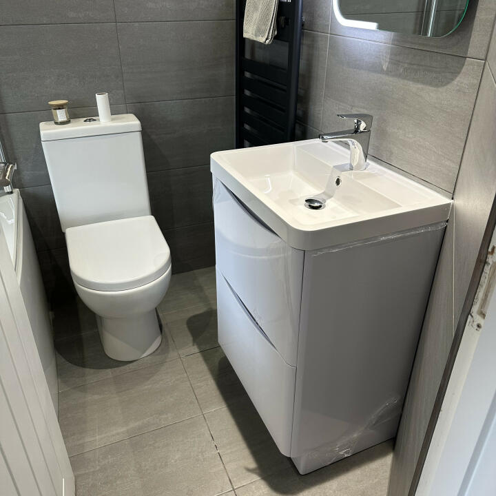 Ergonomic Designs Bathrooms 5 star review on 1st July 2023