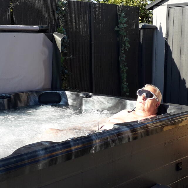 Johnsons Hot Tubs 5 star review on 3rd August 2021