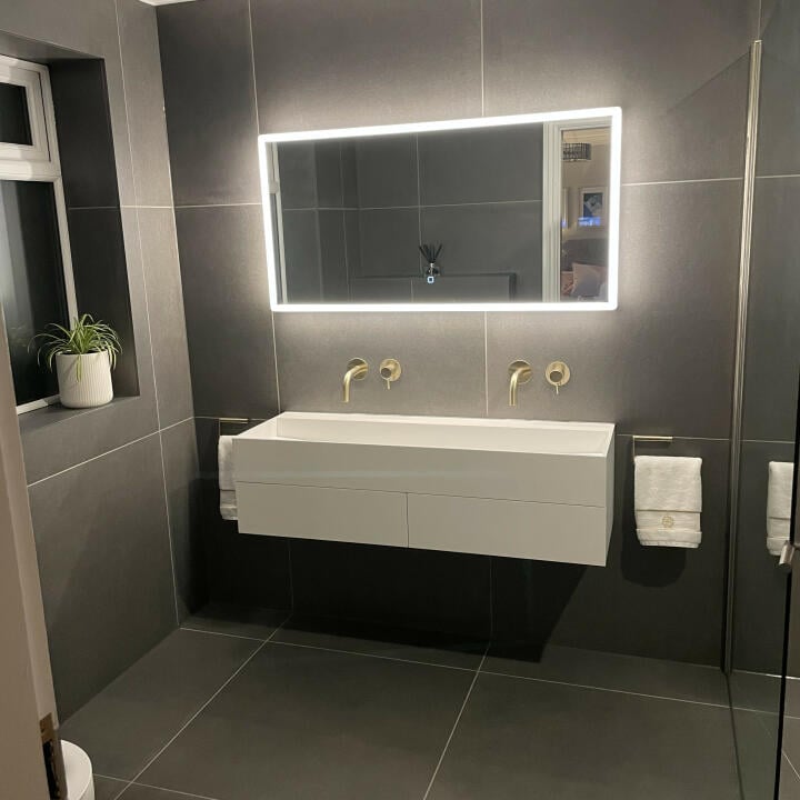 Aquaroc Bathrooms 5 star review on 27th April 2021