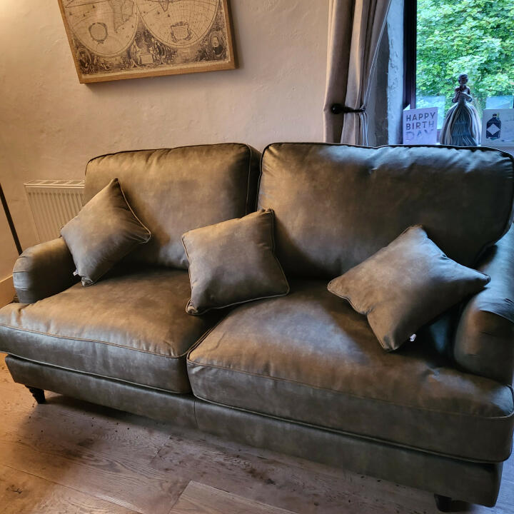 Vintage Sofa Co. 5 star review on 8th June 2023