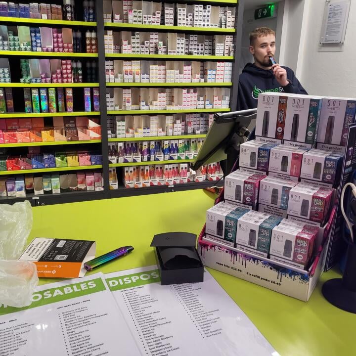 Vape Store 1 star review on 8th January 2023