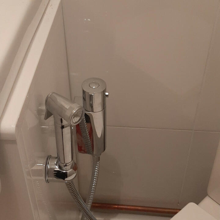 Simply Bathrooms 5 star review on 15th May 2021