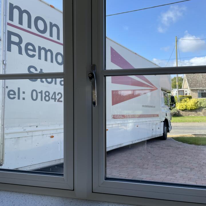Simon Long Removals 5 star review on 19th October 2023