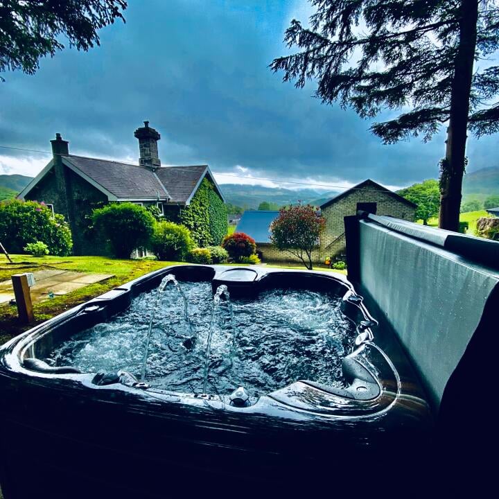 Welsh Hot Tubs 5 star review on 31st May 2022