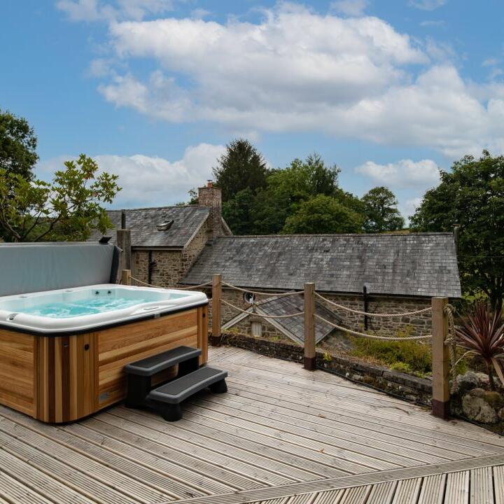 Welsh Hot Tubs 5 star review on 8th August 2021