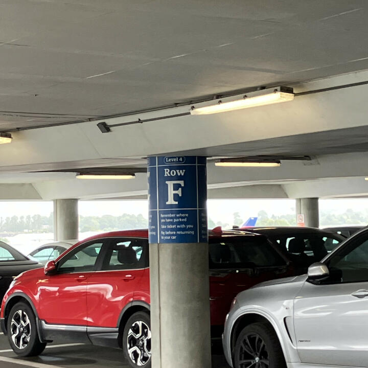 Edinburgh Airport Parking 5 star review on 22nd August 2023