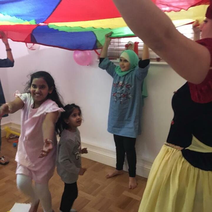Happy Kinder Parties 5 star review on 30th October 2018