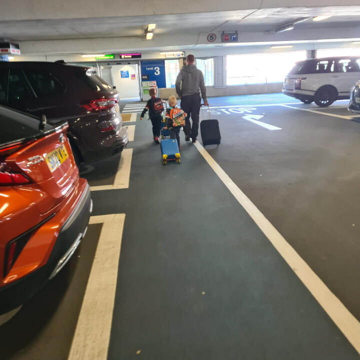 Edinburgh Airport Parking 5 star review on 23rd October 2022