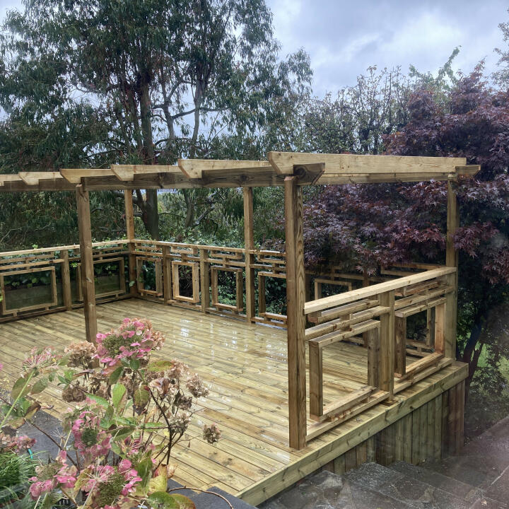 London Decking Company  5 star review on 2nd October 2020