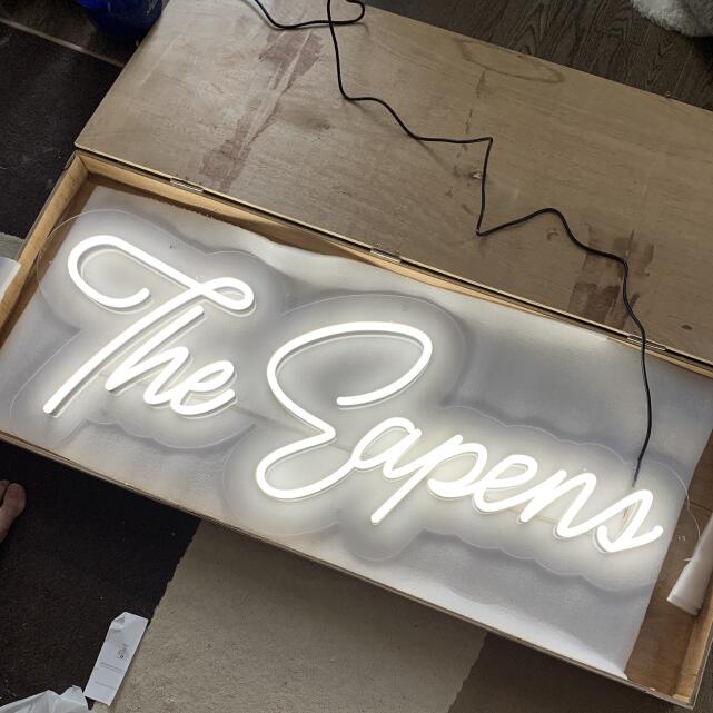 HiNeon LED Neon Signs 5 star review on 5th June 2020