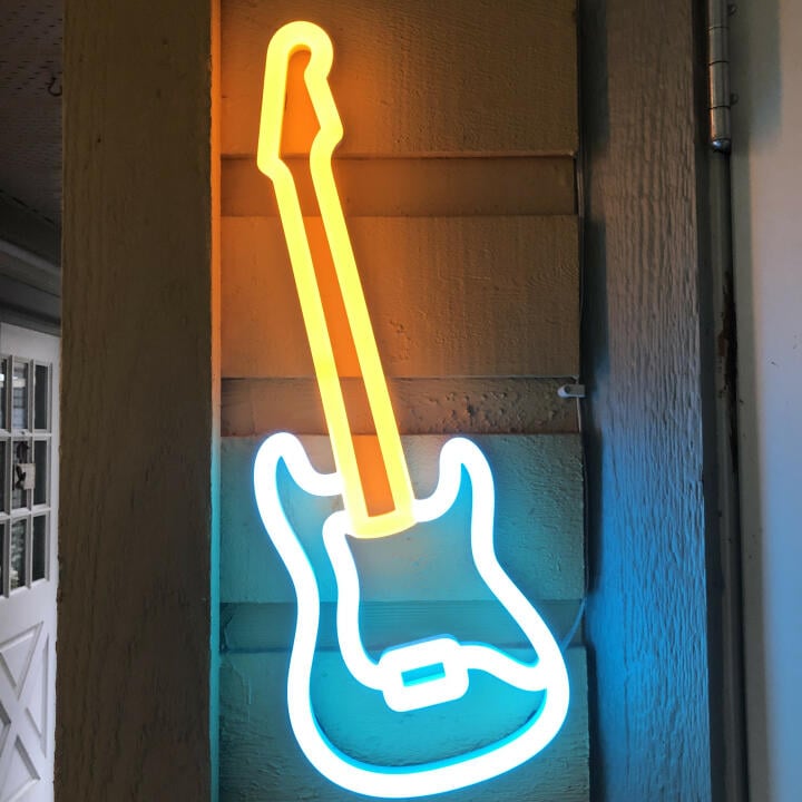 HiNeon LED Neon Signs 4 star review on 12th January 2023